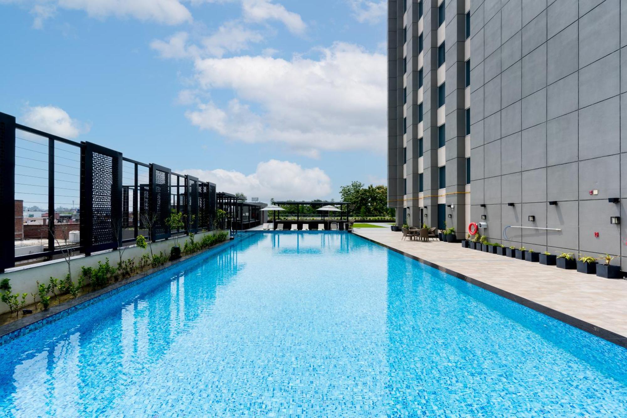 Holiday Inn Lucknow Airport By Ihg المظهر الخارجي الصورة